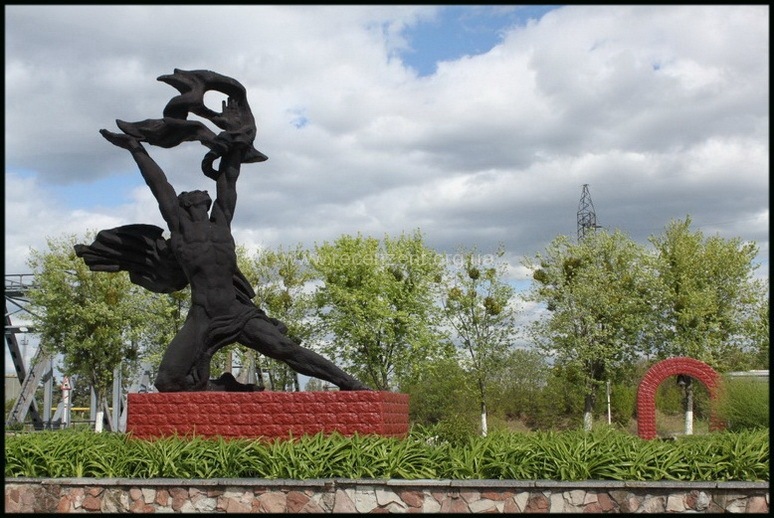 Памятник Прометею ЧАЭС