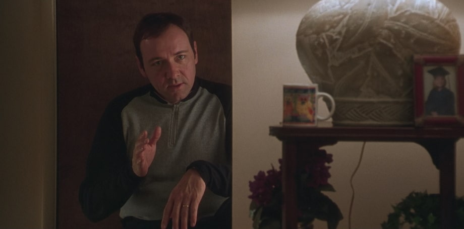 Police negotiator - Lieutenant Chris Sabian (Kevin Spacey)