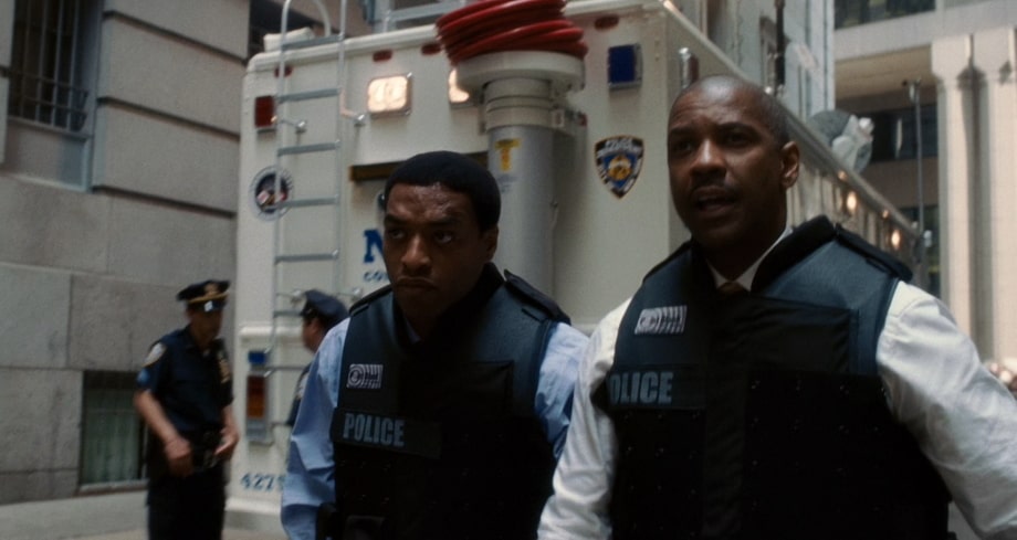 Police Negotiator - Detective Keith Frazier. Densel Washington