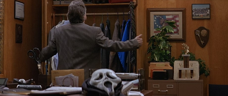 Who killed principal Himbry in Scream