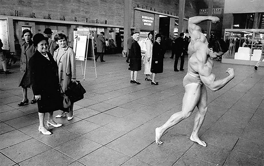 ARNOLD AT THE MUNICH HBF. Munich railway station
