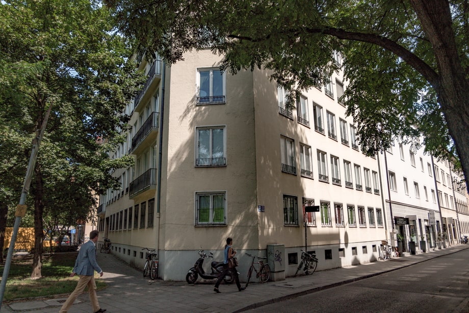 Arnold's apartment at Christophstrasse 1