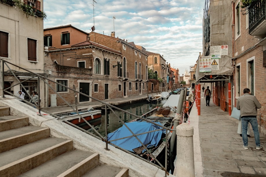 INDY, MARCUS, AND ELSA WALKING ACROSS INDIANA JONES VENICE LOCATIONS