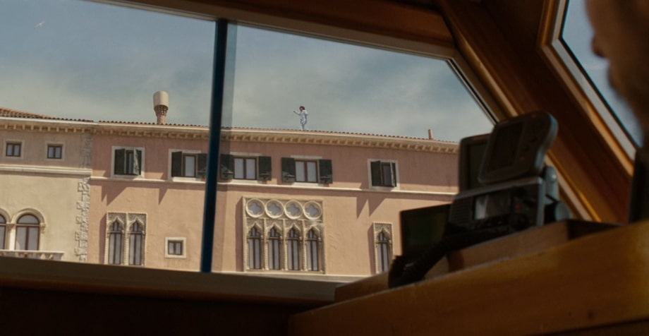 A ROOF CHASE – PALAZZO BARBARO / RIALTO MARKET. Tourist Venice