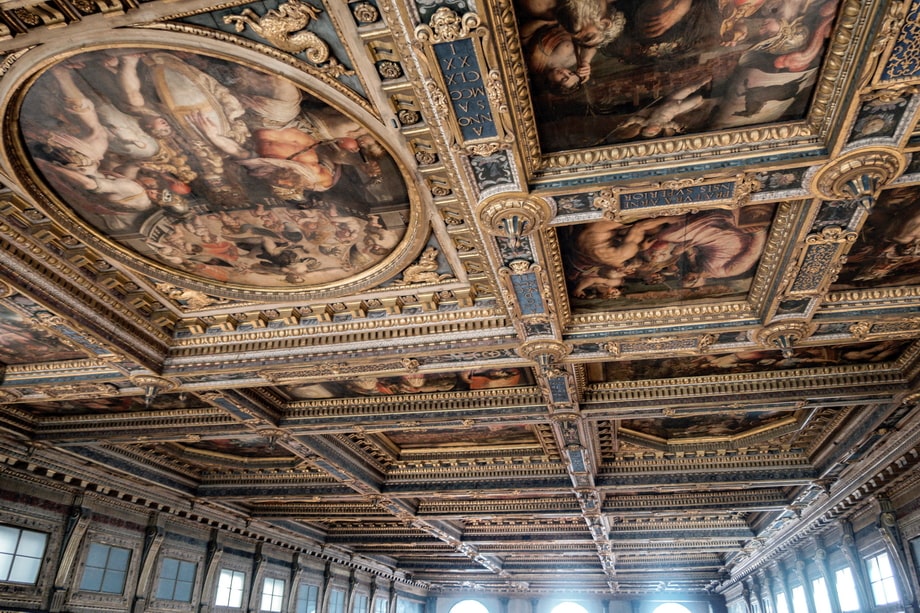 The roof of the hall of five hundred