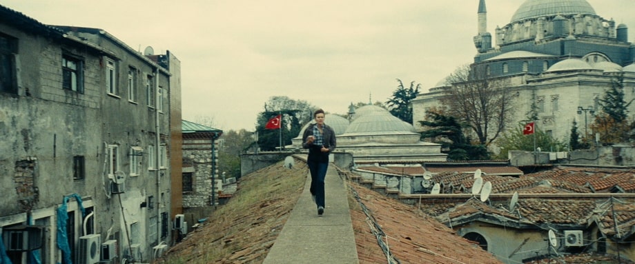 Kim near the Nuruosmaniye Mosque