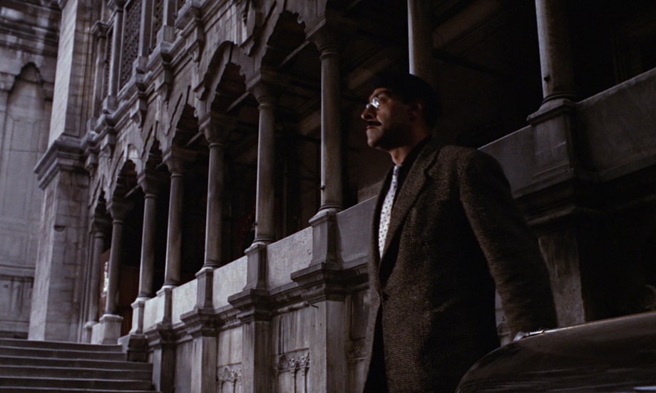 Nuruosmaniye Mosque filming location James Bond Istanbul